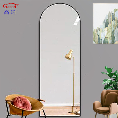 Volllängige Garderobe für den europäischen Stil