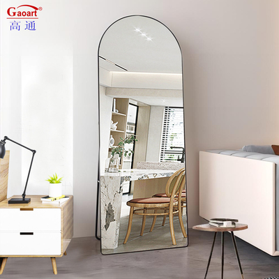Großer Wandspiegel für Badezimmer und Garderobe im modernen Design-Stil