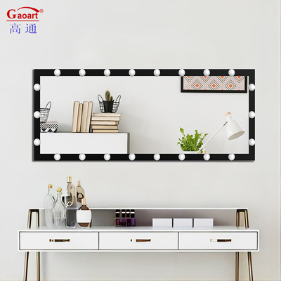 Erleben Sie die ultimative Vanity Makeover mit Hollywood Mirror