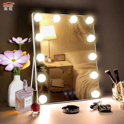 Erleben Sie die ultimative Make-up-Beleuchtung mit Hollywood Mirror